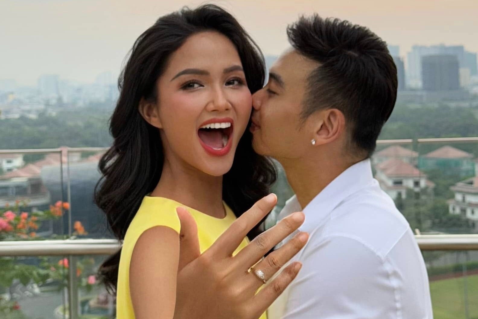 H’Hen Nie duoc cau hon hinh anh