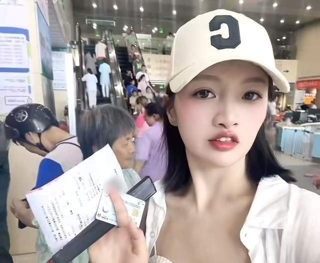 Nguoi mau Trung Quoc Xuan Mai qua doi hinh anh