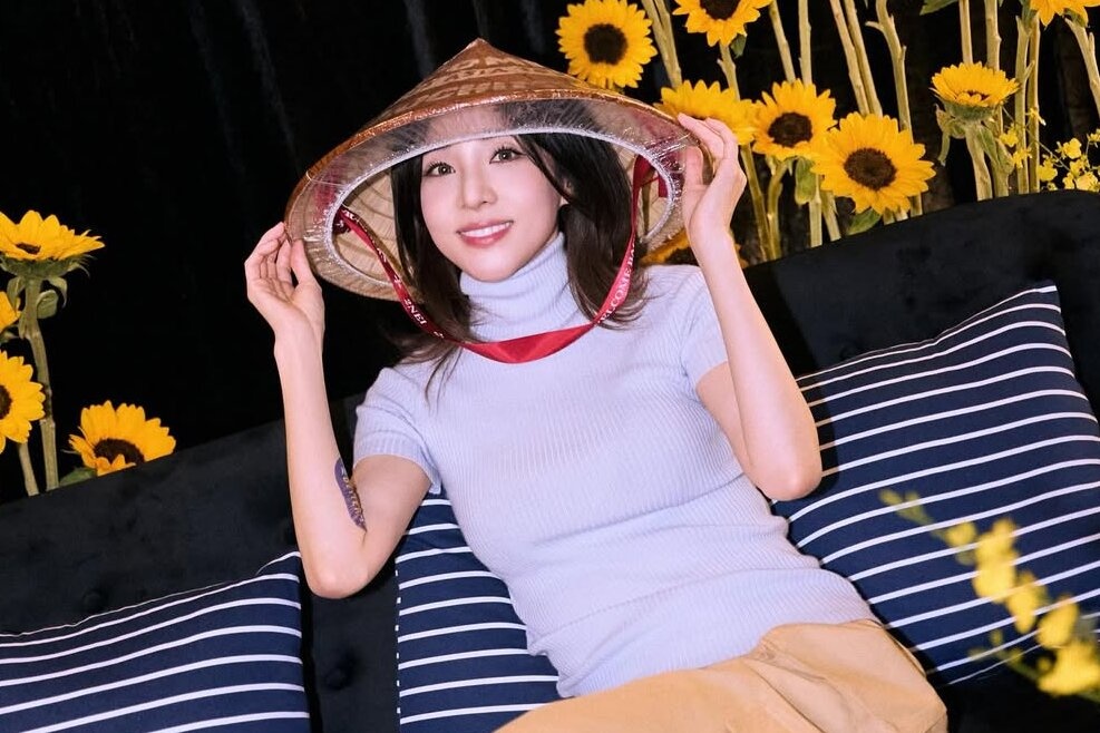 Thanh vien 2NE1 nhay ‘See tinh’, an pho Viet hinh anh