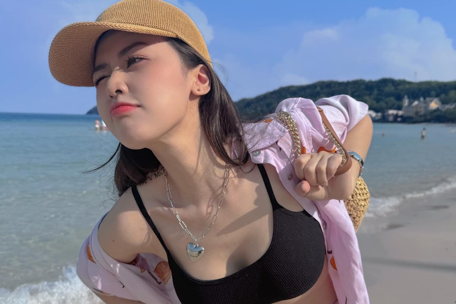 Quyen Qui chia tay hinh anh