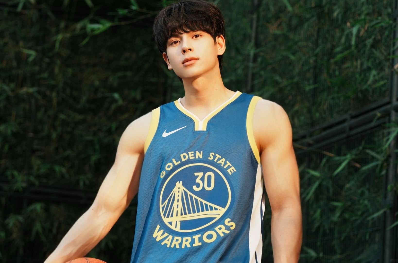 Hot boy sinh nam 2000 dong phim Viet gio vang hinh anh