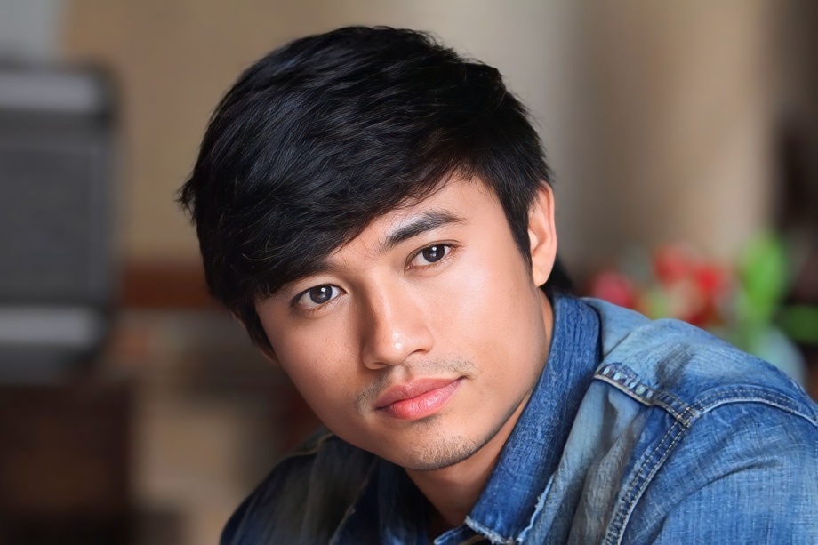 Van Trang, Quang Le tuong nho Quy Binh hinh anh