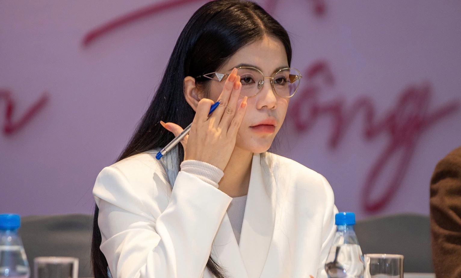 Hang Du Muc, Quang Linh Vlogs bi lap bien ban vu hop bao hinh anh