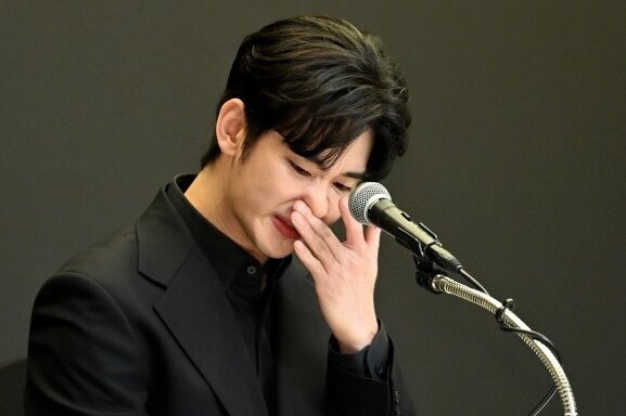 Kim Soo Hyun kien gia dinh Kim Sae Ron, doi boi thuong 8 trieu USD hinh anh