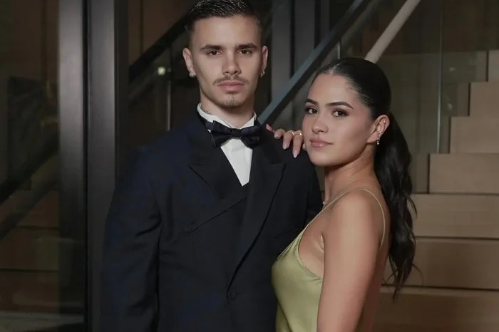 Hai con cua David Beckham bi nghi cang thang vi mot co gai hinh anh