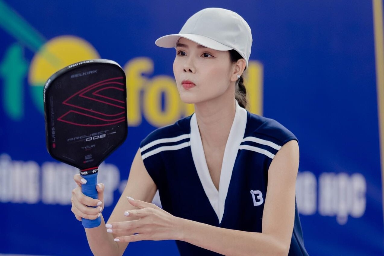 Ky Han sau khi bi gay xuong dui hinh anh