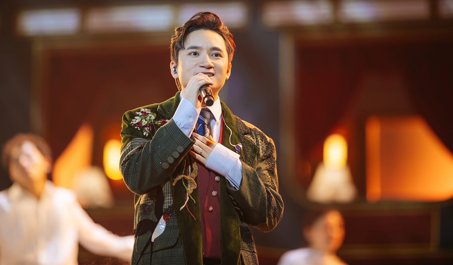 Phan Manh Quynh treu vo 'thich hong drama, chuyen gi cung biet' hinh anh