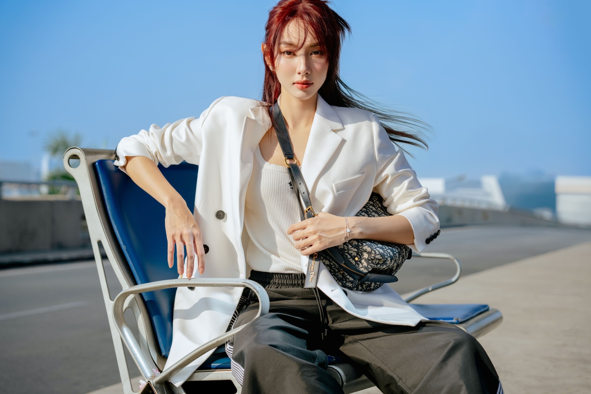 Dior xoa hinh anh cua Thuy Tien hinh anh