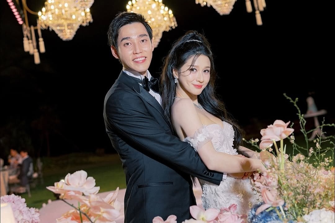 Dien vien Hong Kong cuoi o bai bien Quang Nam hinh anh