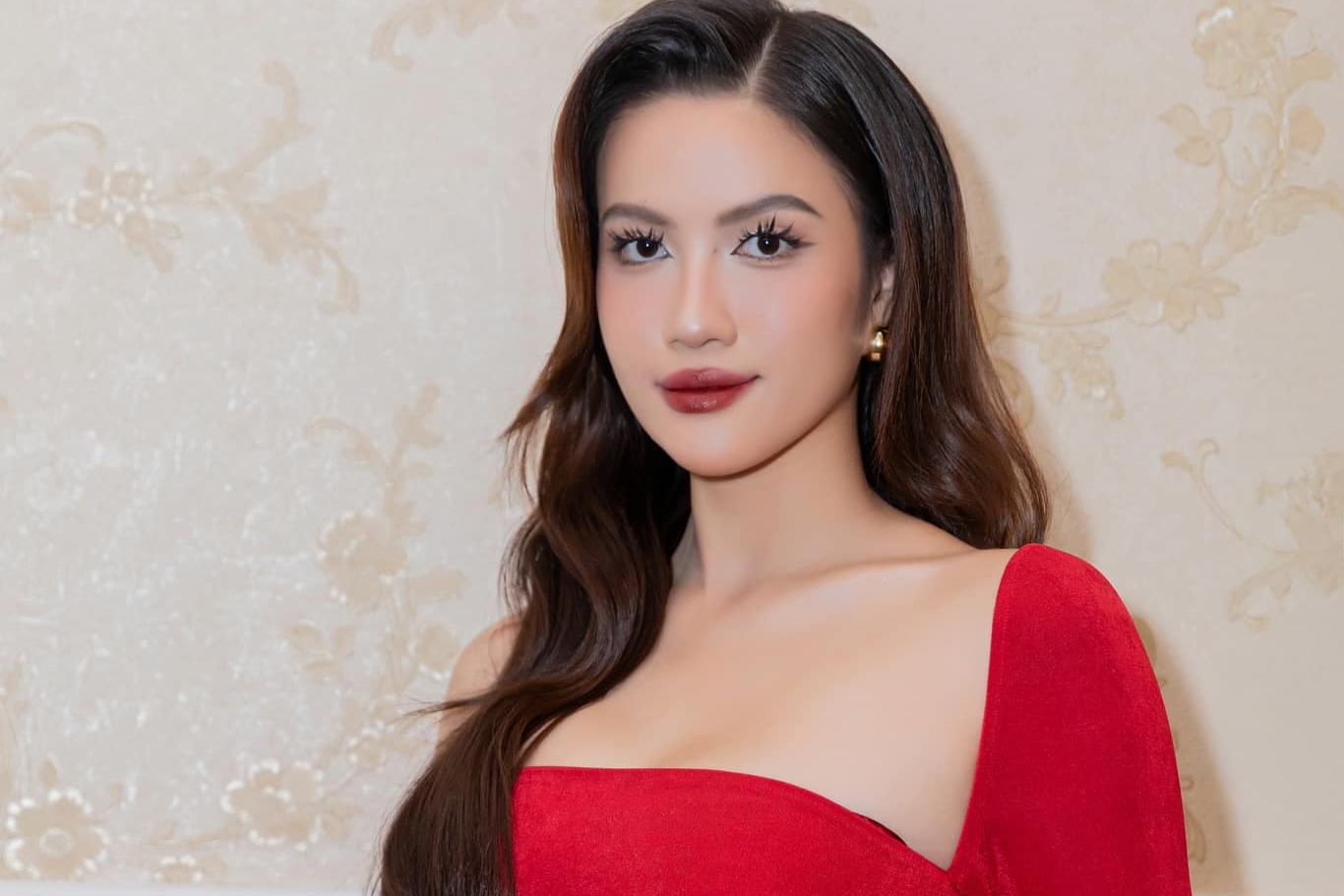 A hau Miss Grand Minh Nhan gay bat ngo hinh anh