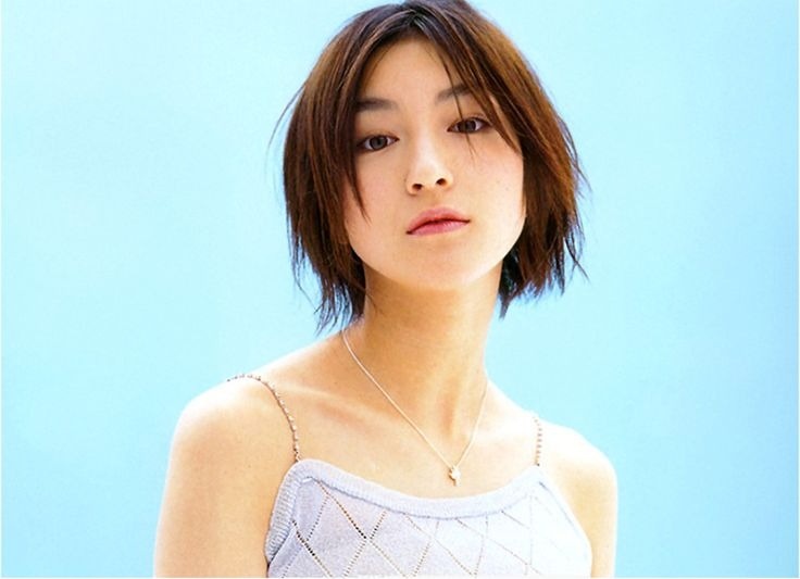 Ngoc nu Ryoko Hirosue chan nan trong trai giam hinh anh