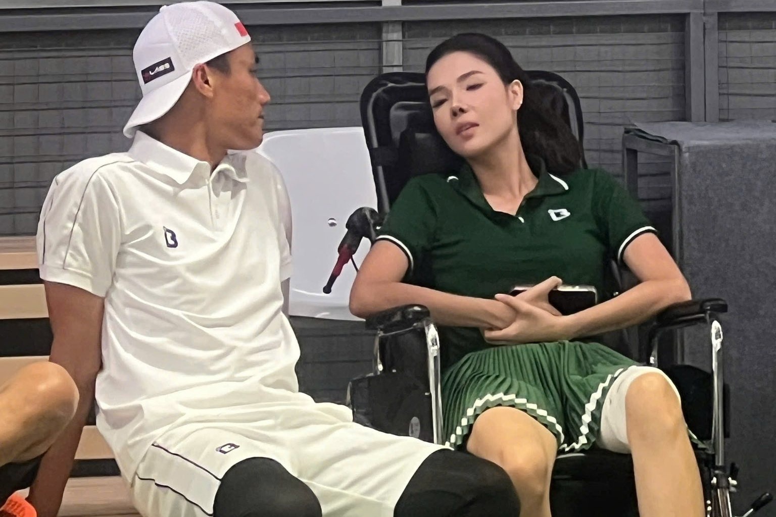 Ky Han gay tranh cai vi ngoi xe lan ra san pickleball hinh anh