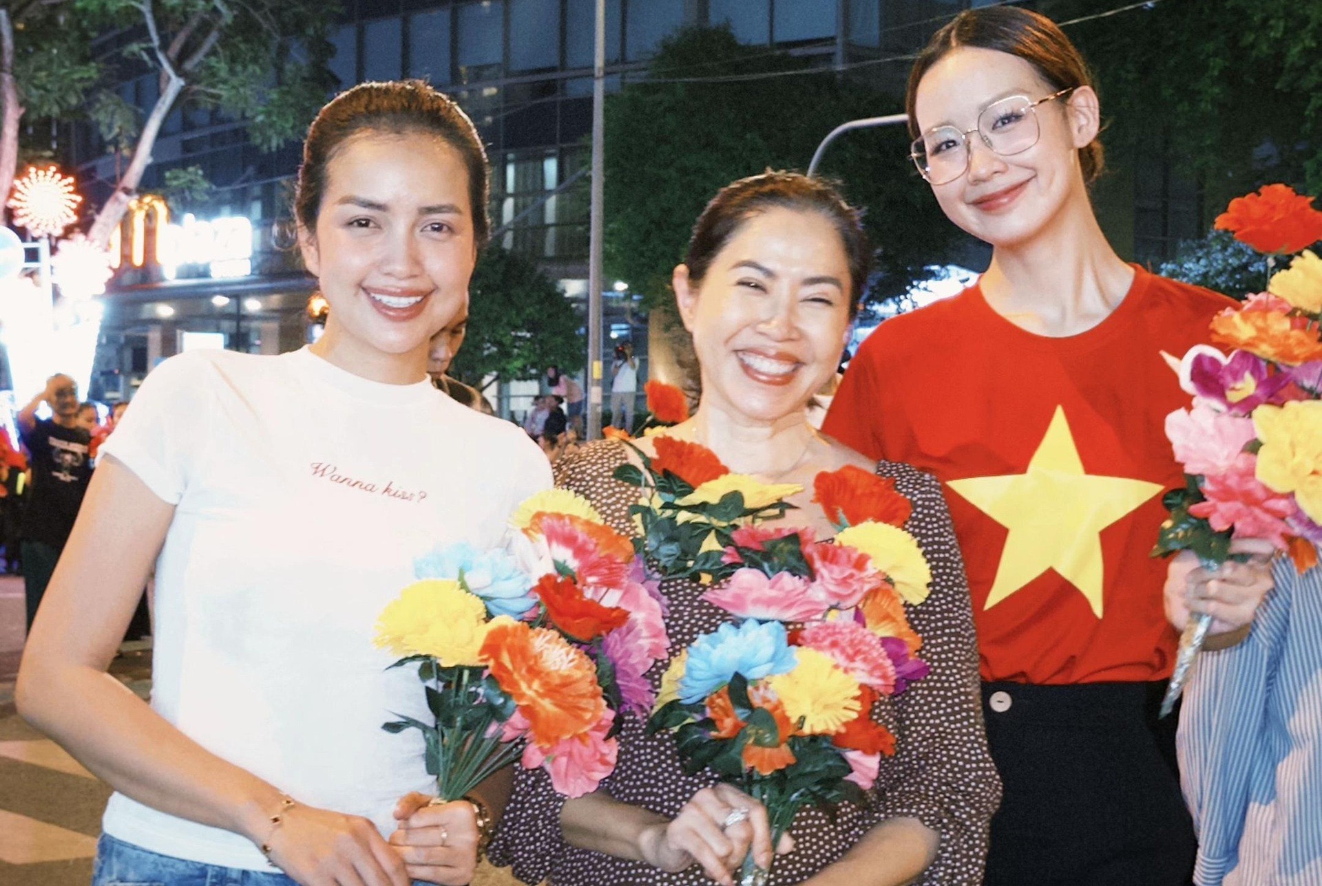 Dan sao Viet tham gia dieu hanh 30/4 hinh anh