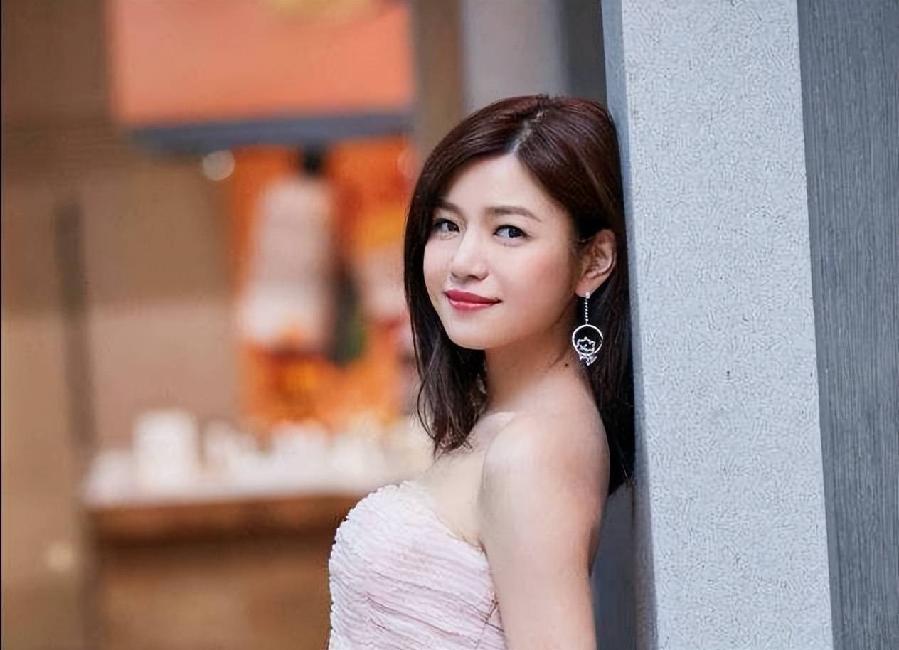 Tran Nghien Hy vuong tin co ban trai sau 2 thang ly hon hinh anh