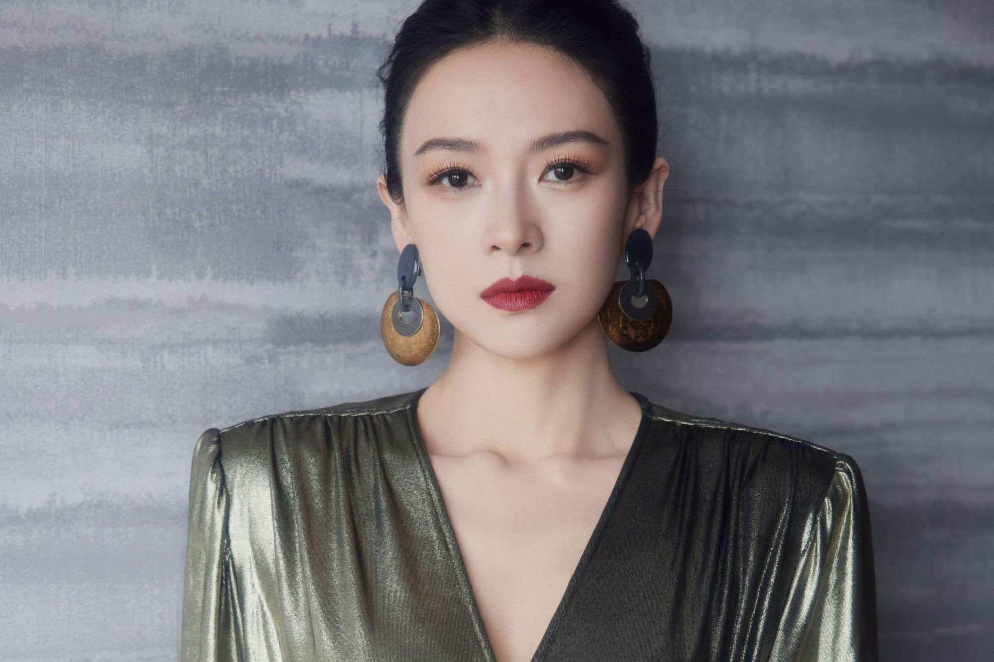 Chuong Tu Di ngoi xe lan sau tai nan hinh anh