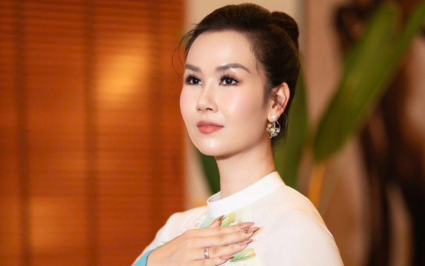 Vo Ha Tram, Dong Hung gay sot hinh anh