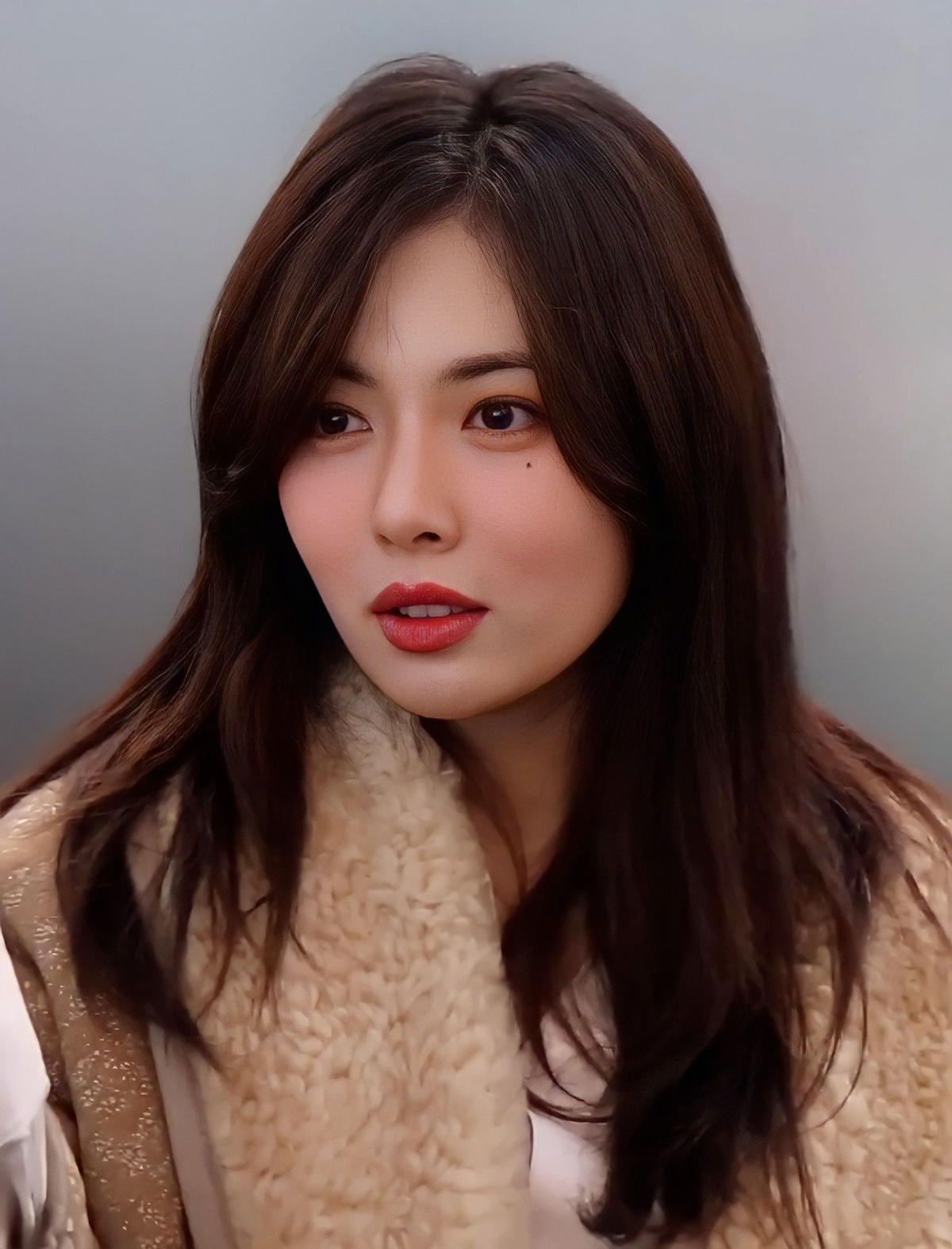1200px_Hyuna_at_Incheon_Airport.jpg