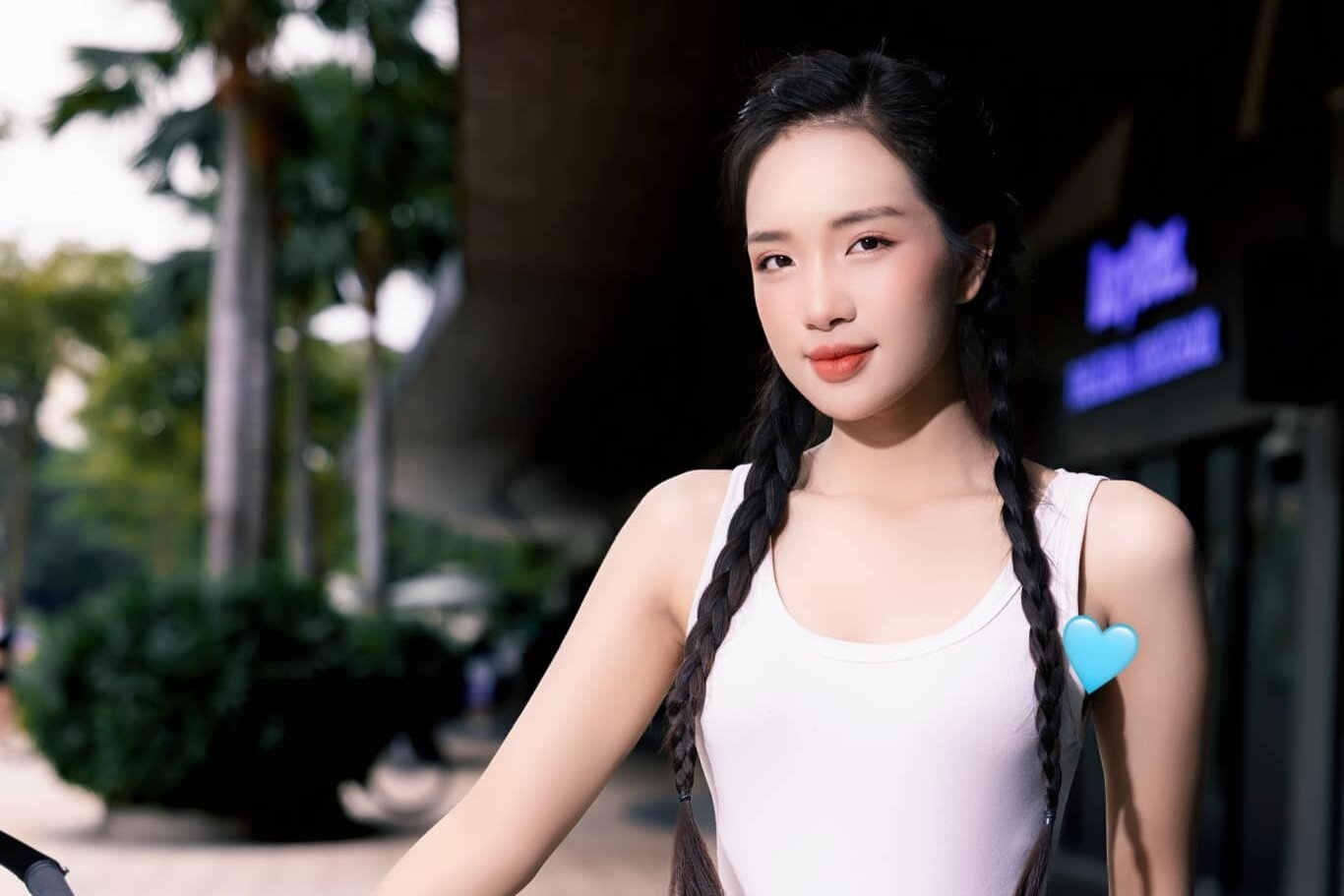 Co gai Quang Ninh noi bat o Hoa hau Viet Nam hinh anh