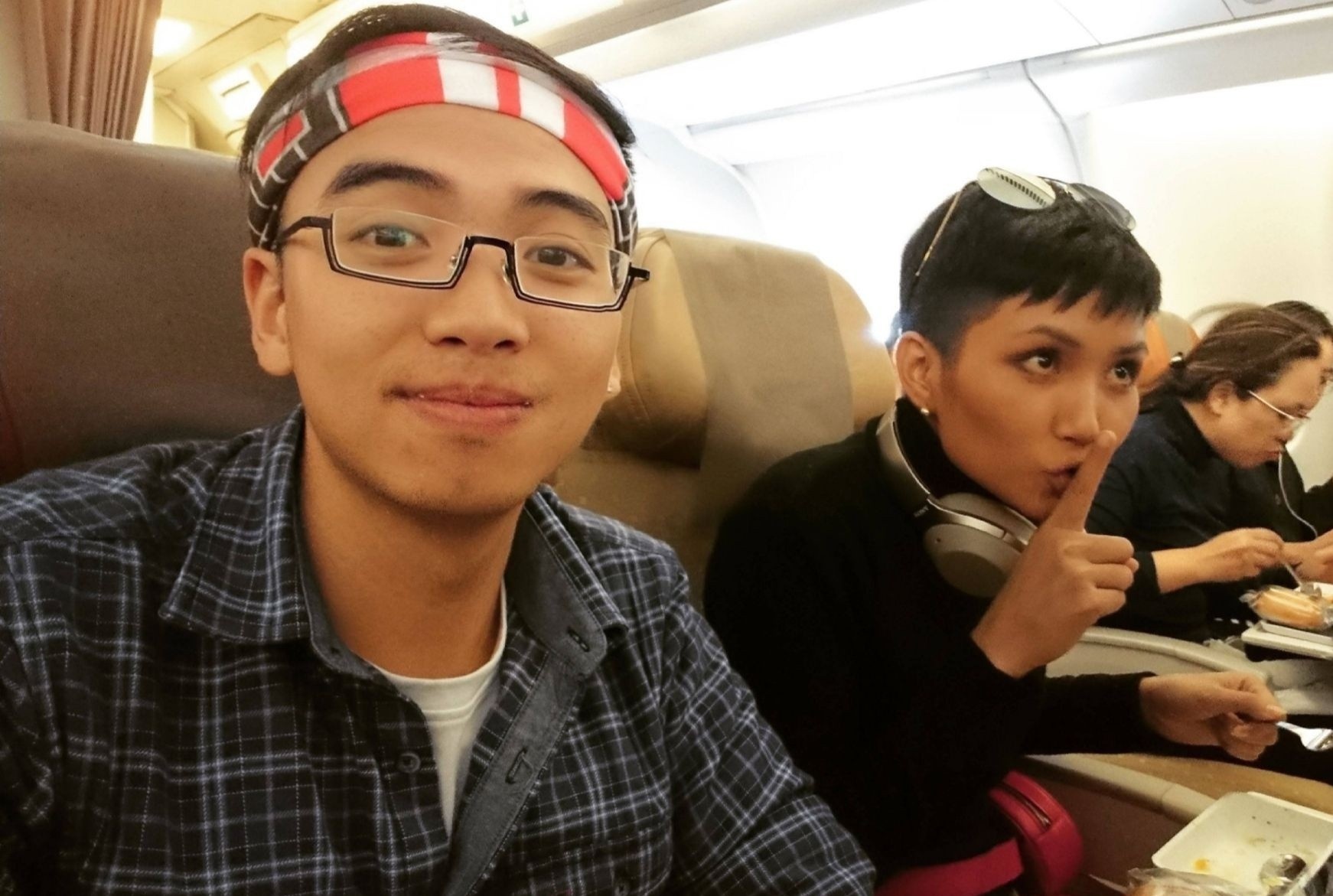 Lan dau H’Hen Nie gap chong nhiep anh gia hinh anh