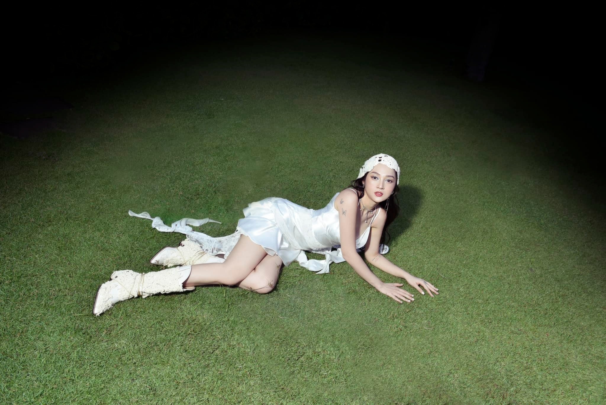 Bảo Anh giữa những tranh luận