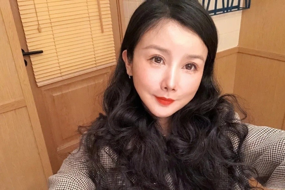 Ton Phi Phi noi ve viec phau thuat tham my hong hinh anh