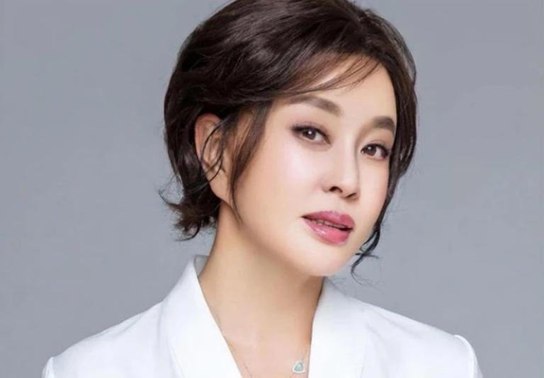 Luu Hieu Khanh bi huy hang loat vo dien hinh anh