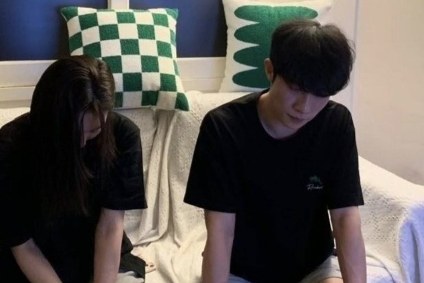 Hai dien vien Han Quoc lo anh ngoai tinh hinh anh