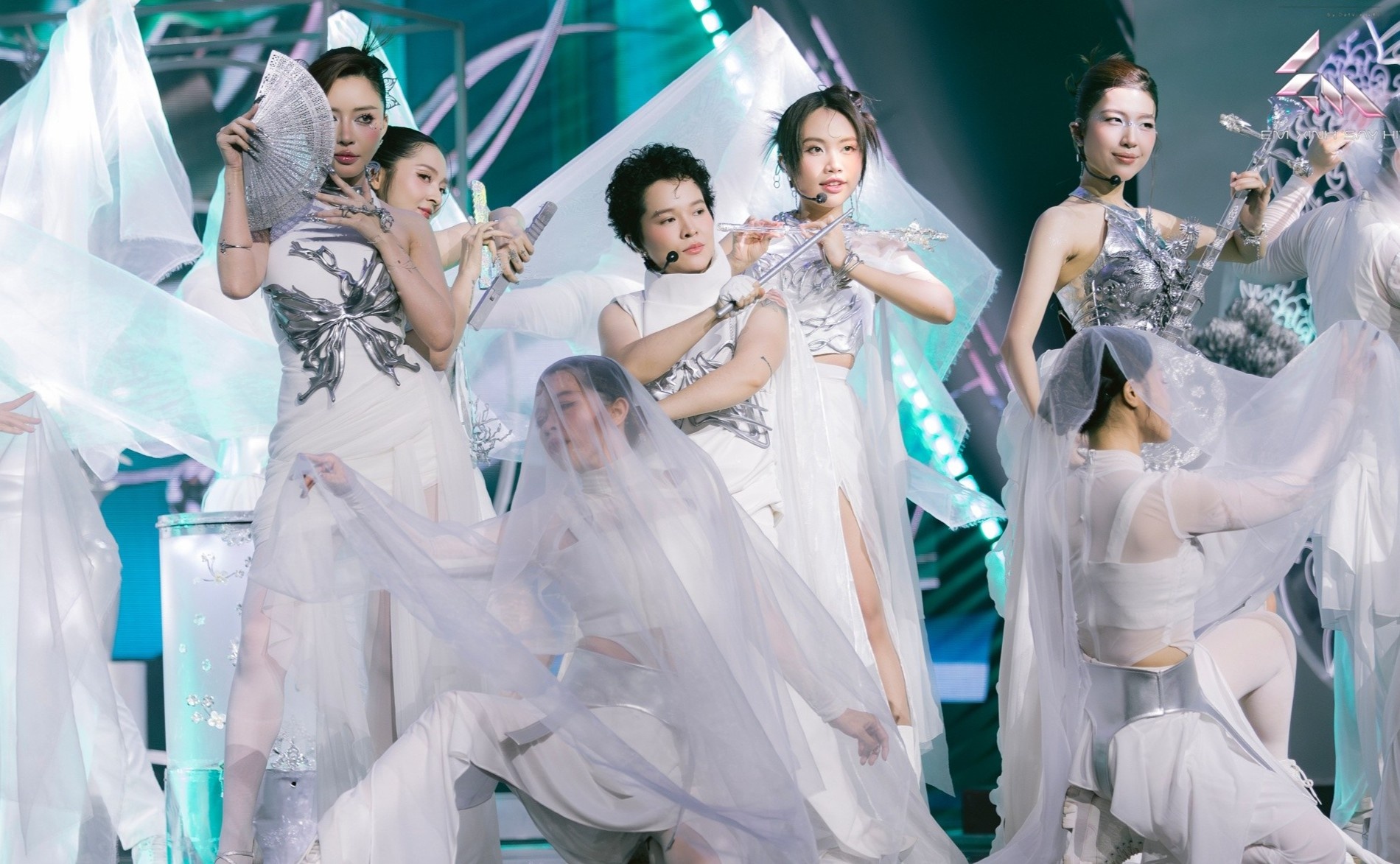 Em xinh &quot;say hi&quot; anh 3