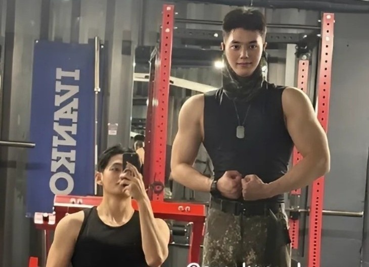 Anh co bap gay sot cua my nam Han hinh anh