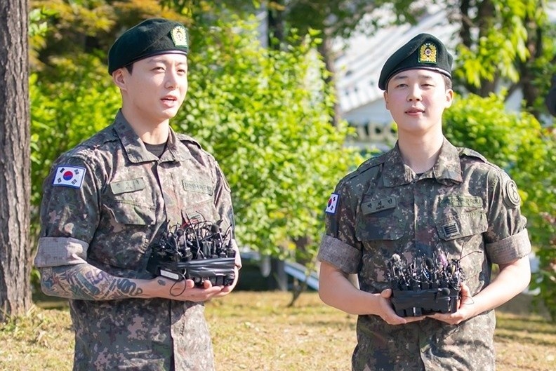 Jung Kook, Ji Min xuat ngu hinh anh