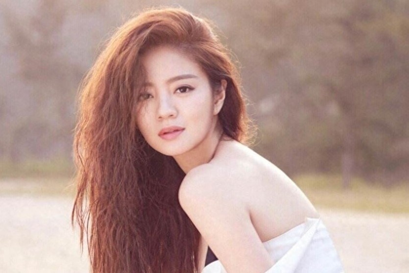 An Di Hien song khon kho sau khi chong ngoi tu hinh anh