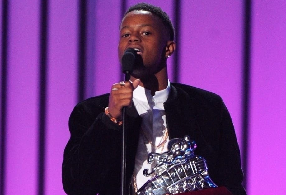 Ca si 27 tuoi linh an 30 nam tu hinh anh