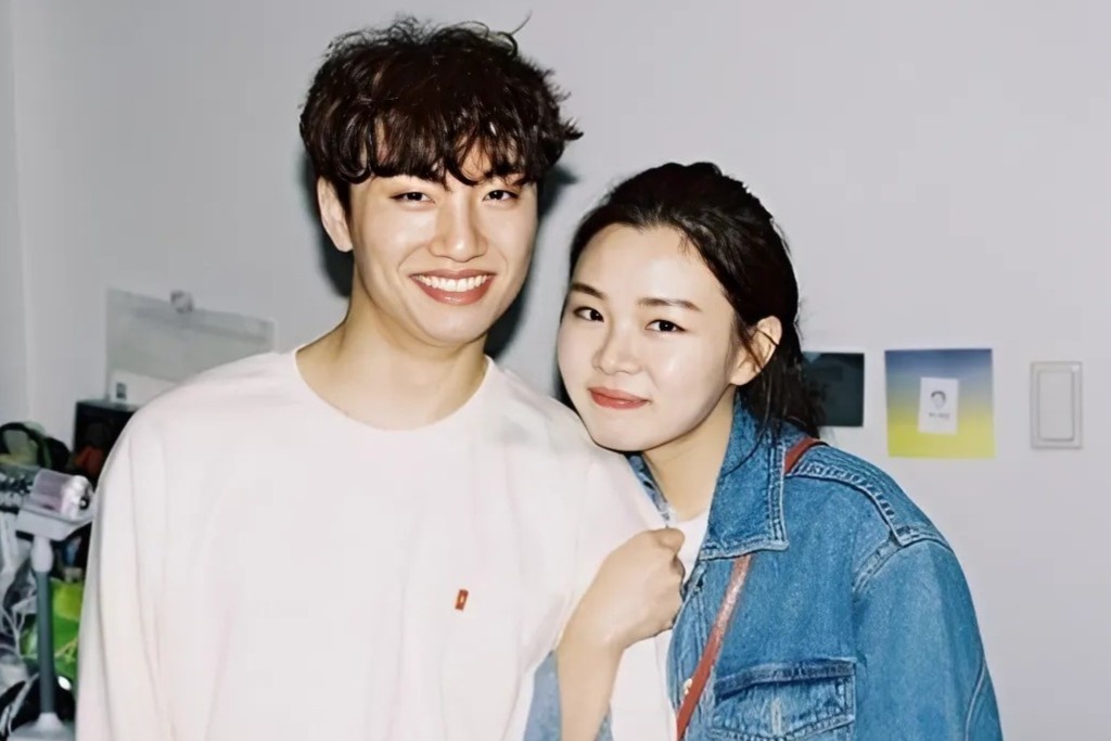 Nu ca si Han kien nhan tinh cua chong hinh anh