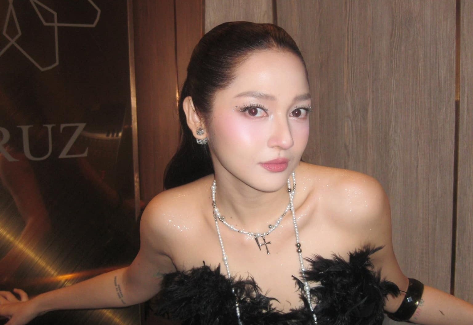 Khi Phuong My Chi, Bao Anh bi khuoc tu hinh anh