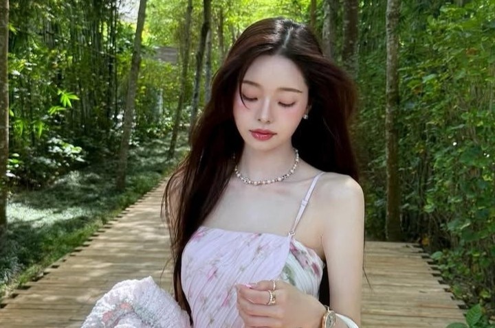 My nhan Dia nguc doc than Song Ji A den Da Nang hinh anh