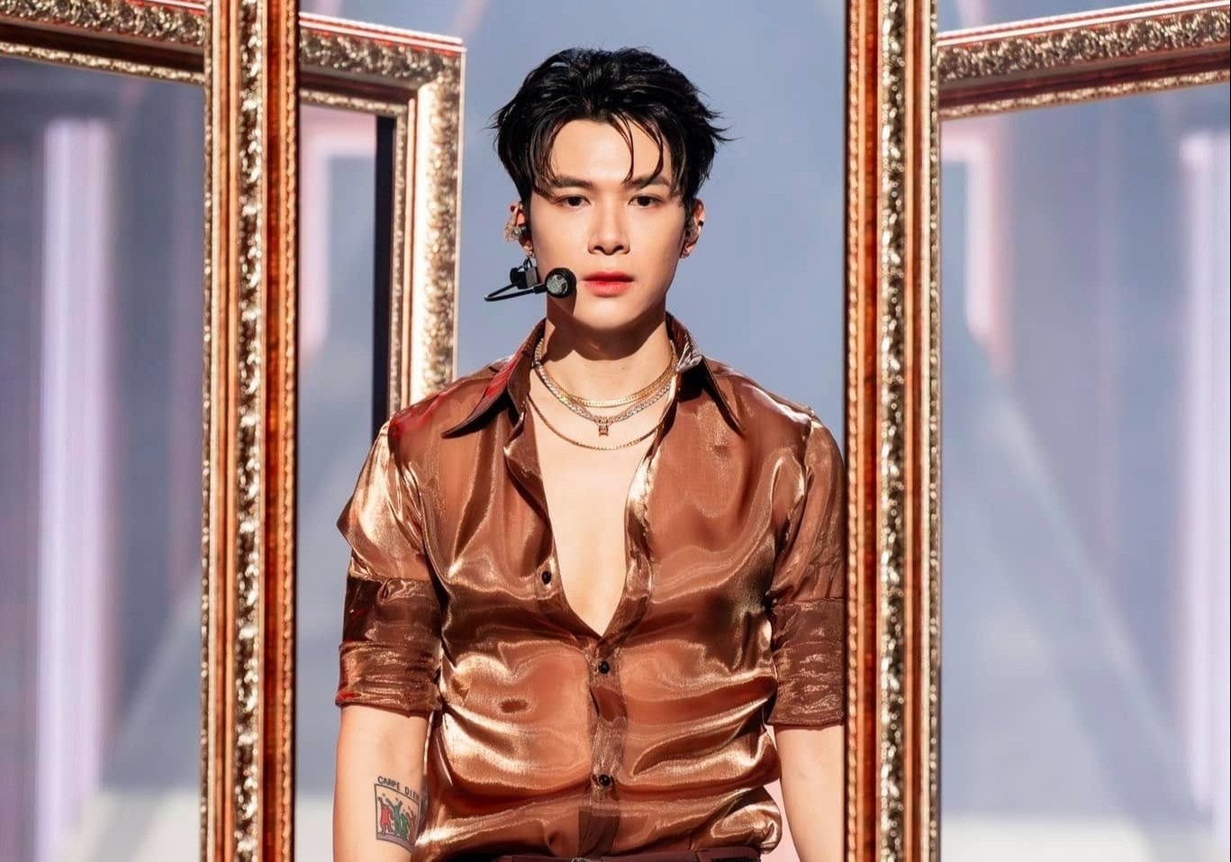 Em xinh "say hi" bị chê dài dòng vì lạm dụng màn “gáy”