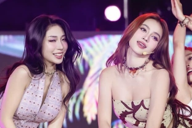 Chi dep dung to chuc concert hinh anh