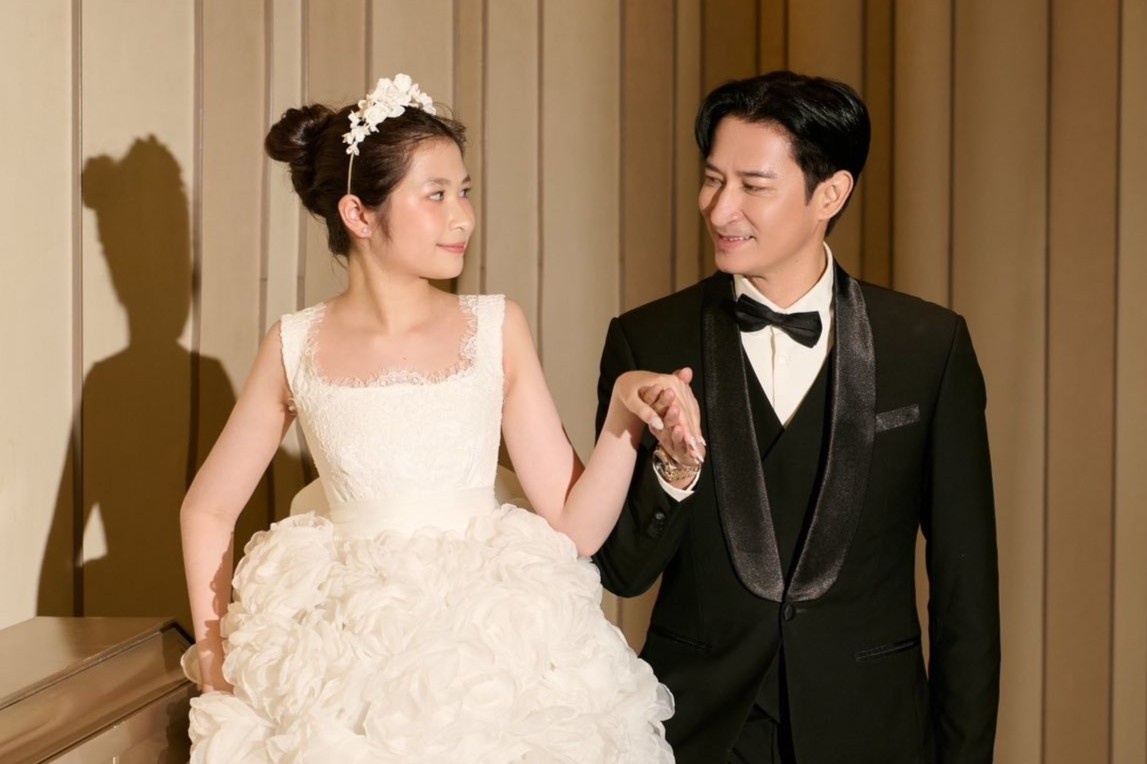 Mac Anh Thu dang anh Huy Khanh va con gai hinh anh