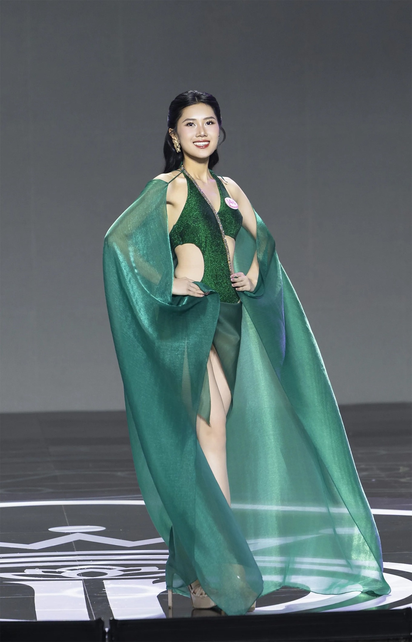 thuy_nhien_1.jpg