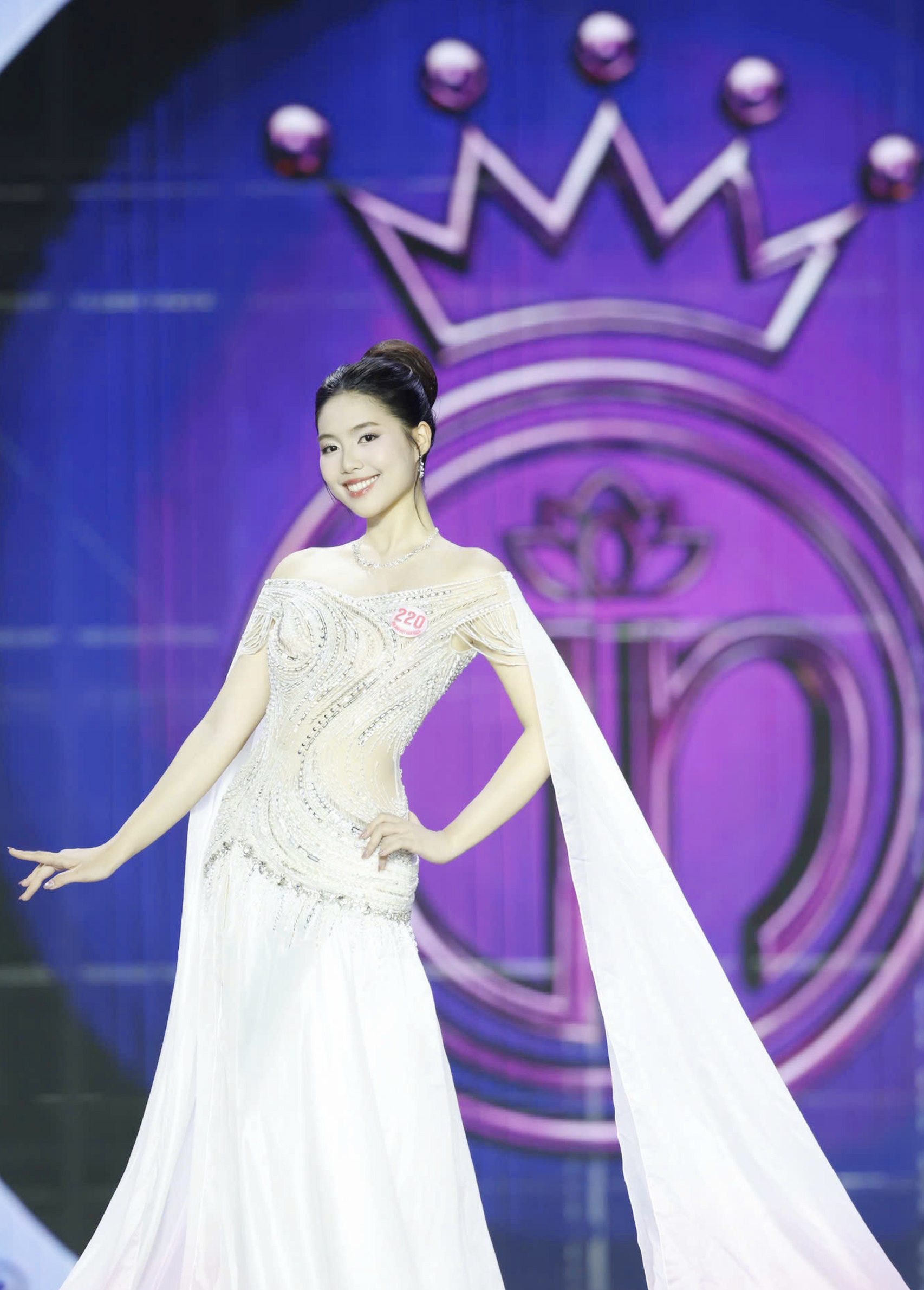 A hau Chau Anh anh 2