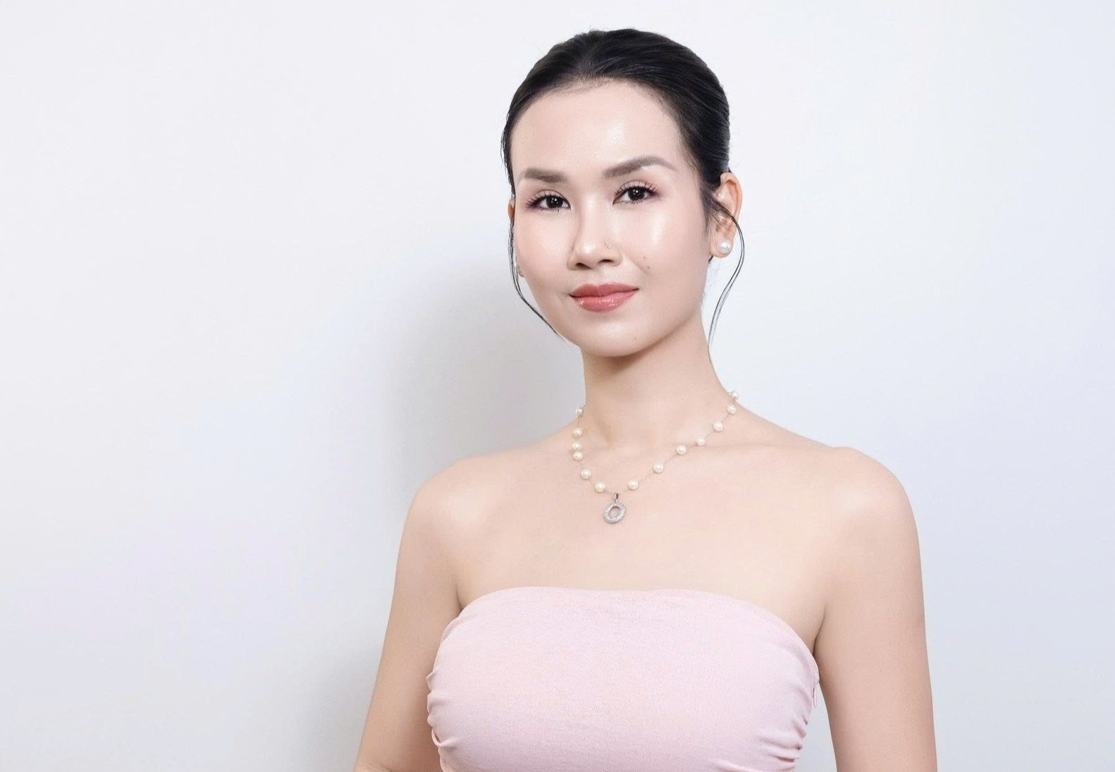 Vo Ha Tram lo ngai hinh anh