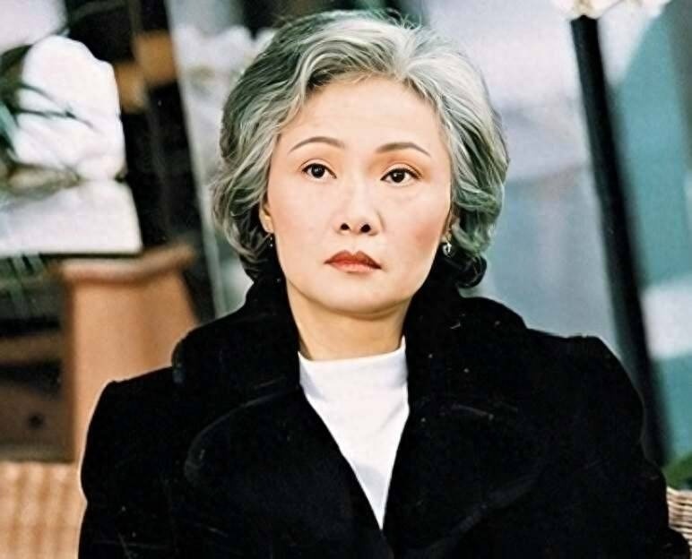 Vo dien vien 'Nhu Lai than chuong' mat sau khi chong roi lau tu vong hinh anh