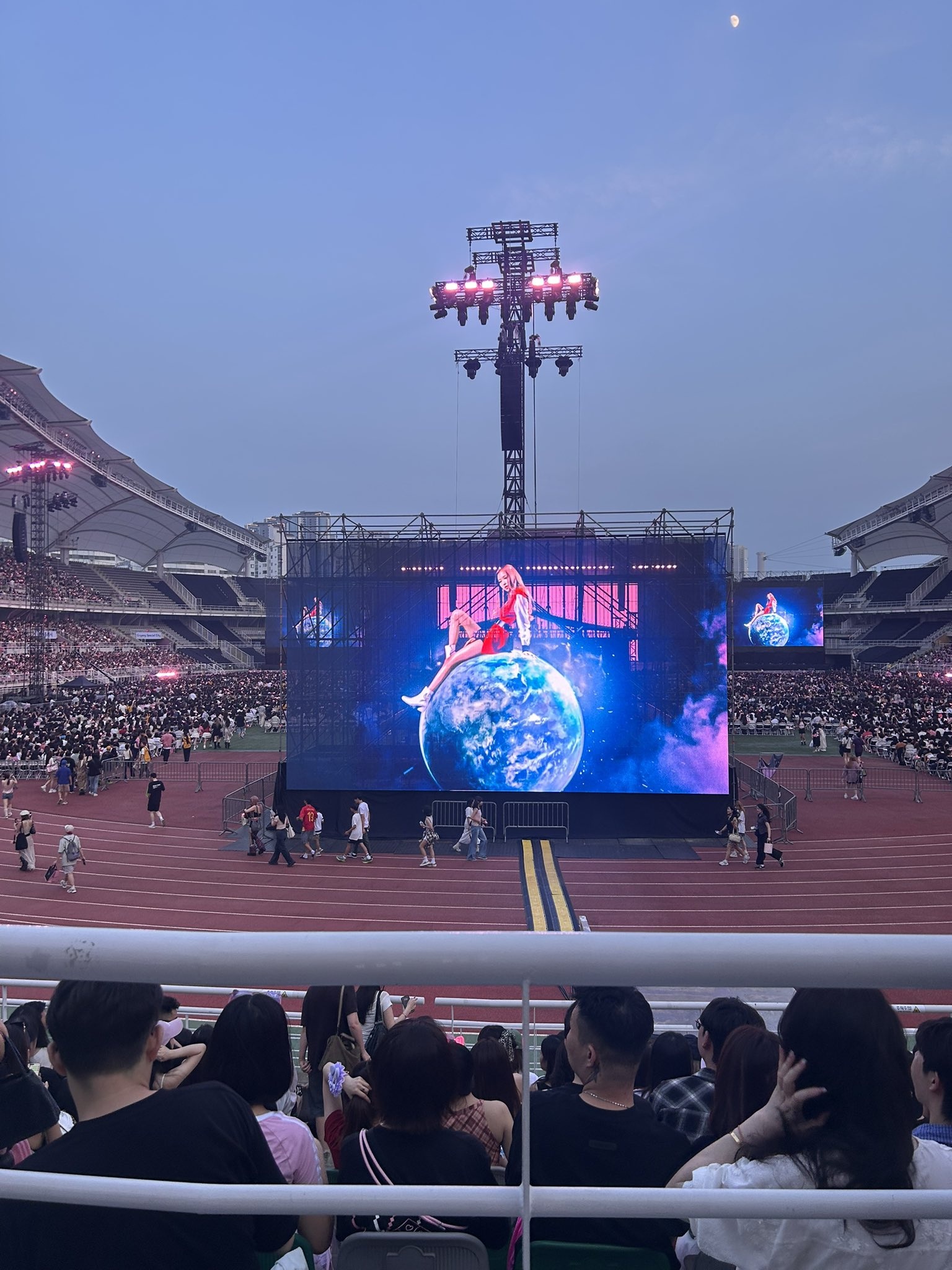 Sự cố tầm nhìn concert BlackPink khiến fan bức xúc tại Goyang