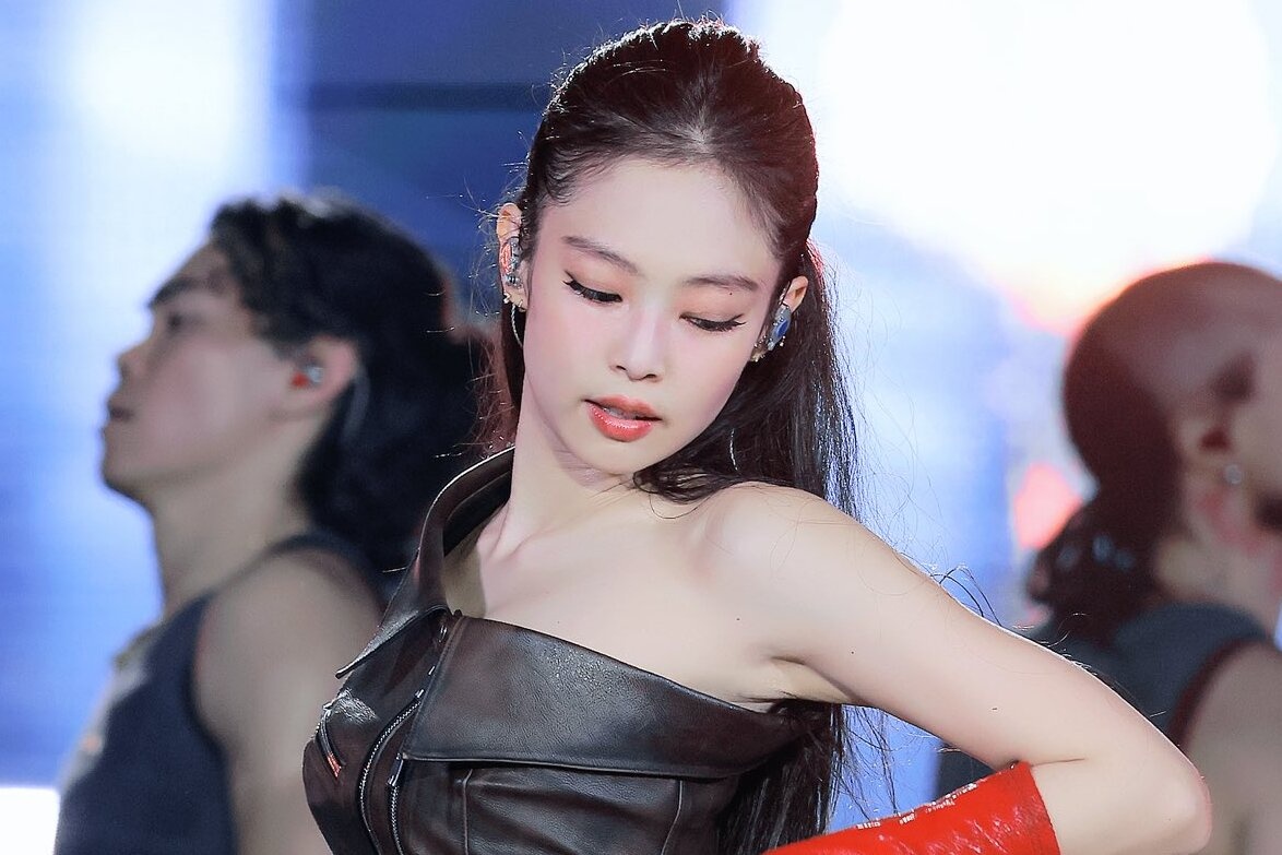 Jennie gay tranh cai hinh anh