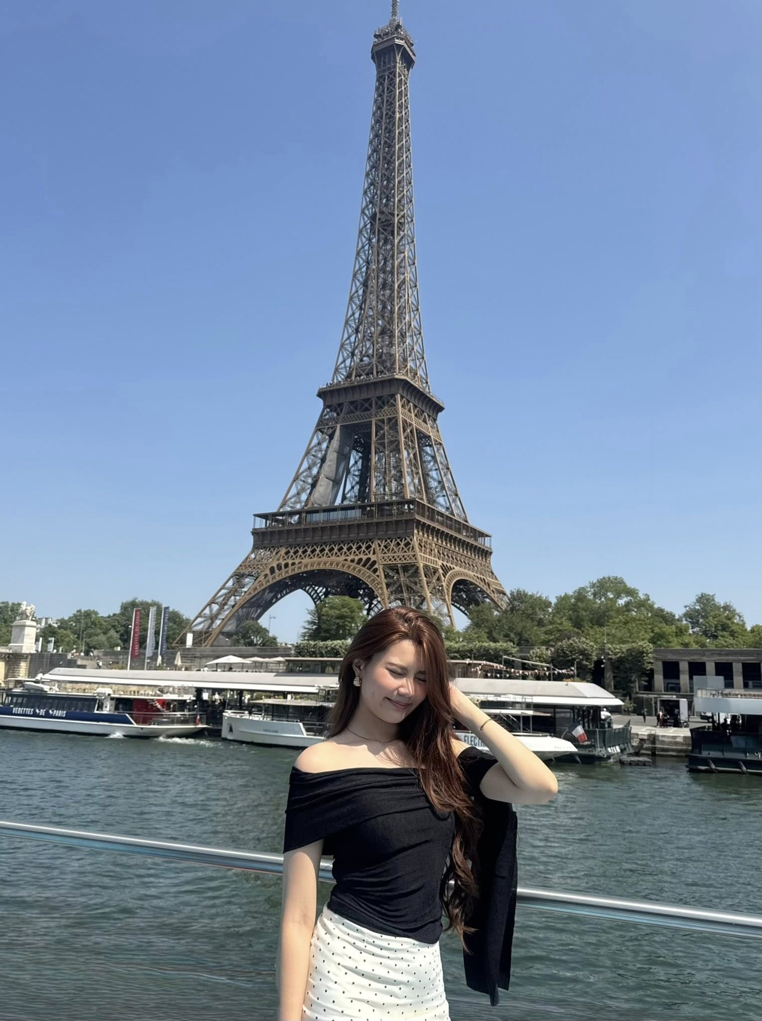 Con gái Quyền Linh gây chú ý