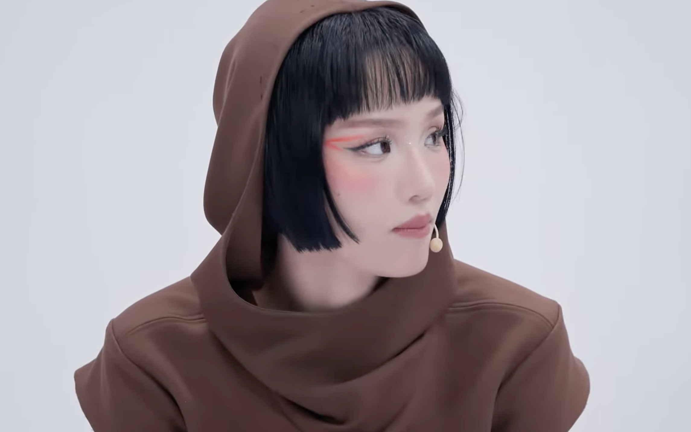 Miu Le lai thua dau hinh anh