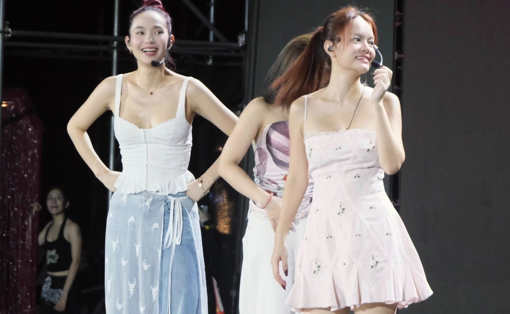 San khau sap, dem nhac co 20 ca si o Quang Ninh bi huy gap hinh anh