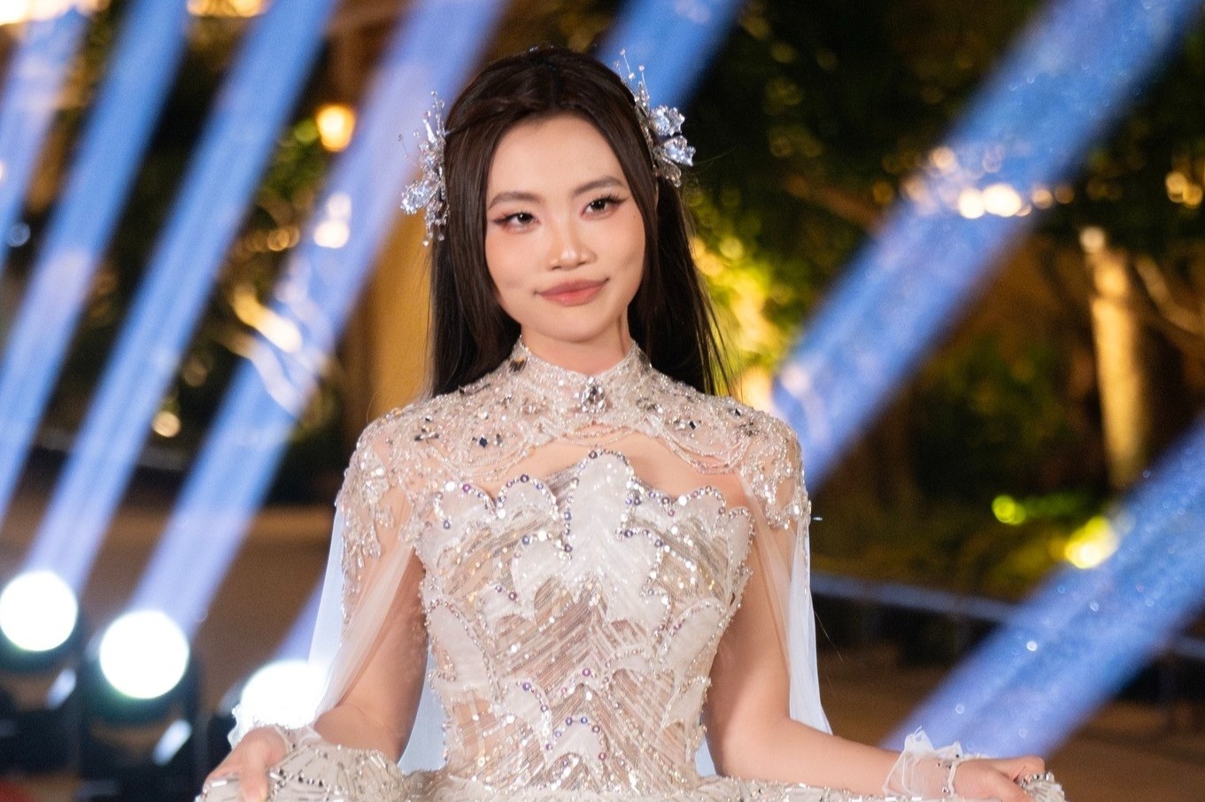 Phuong My Chi hat 'Lac troi' o chung ket Sing! Asia hinh anh