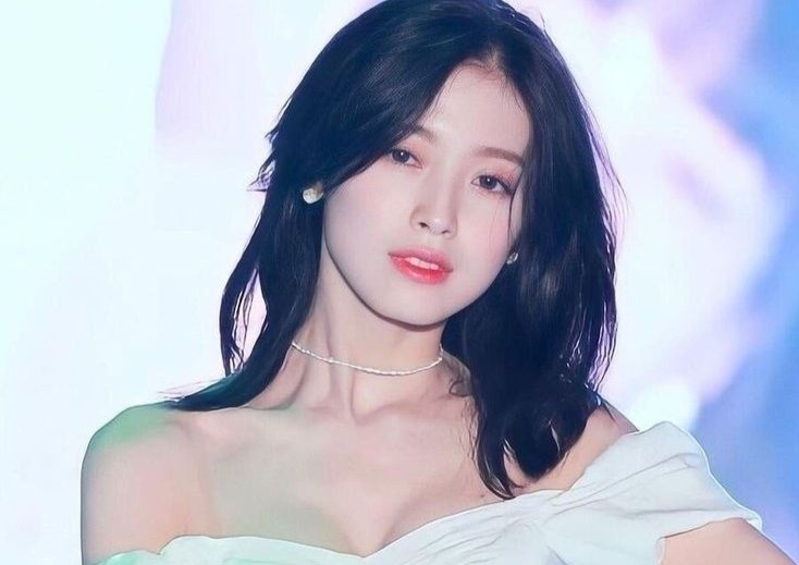 Mot quan ngan ho hang gay tranh cai cua loat than tuong nu hinh anh