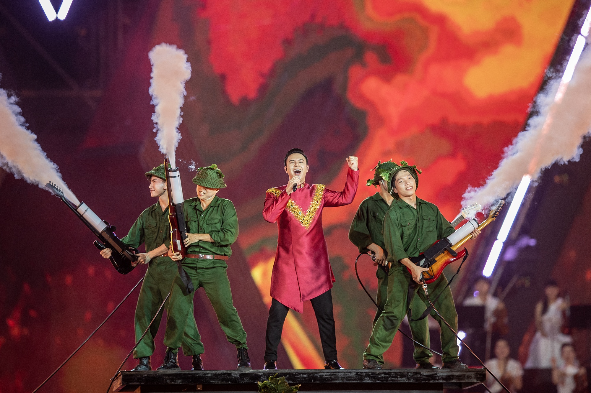 50.000 khan gia bung no trong 'concert quoc gia' chua tung co hinh anh